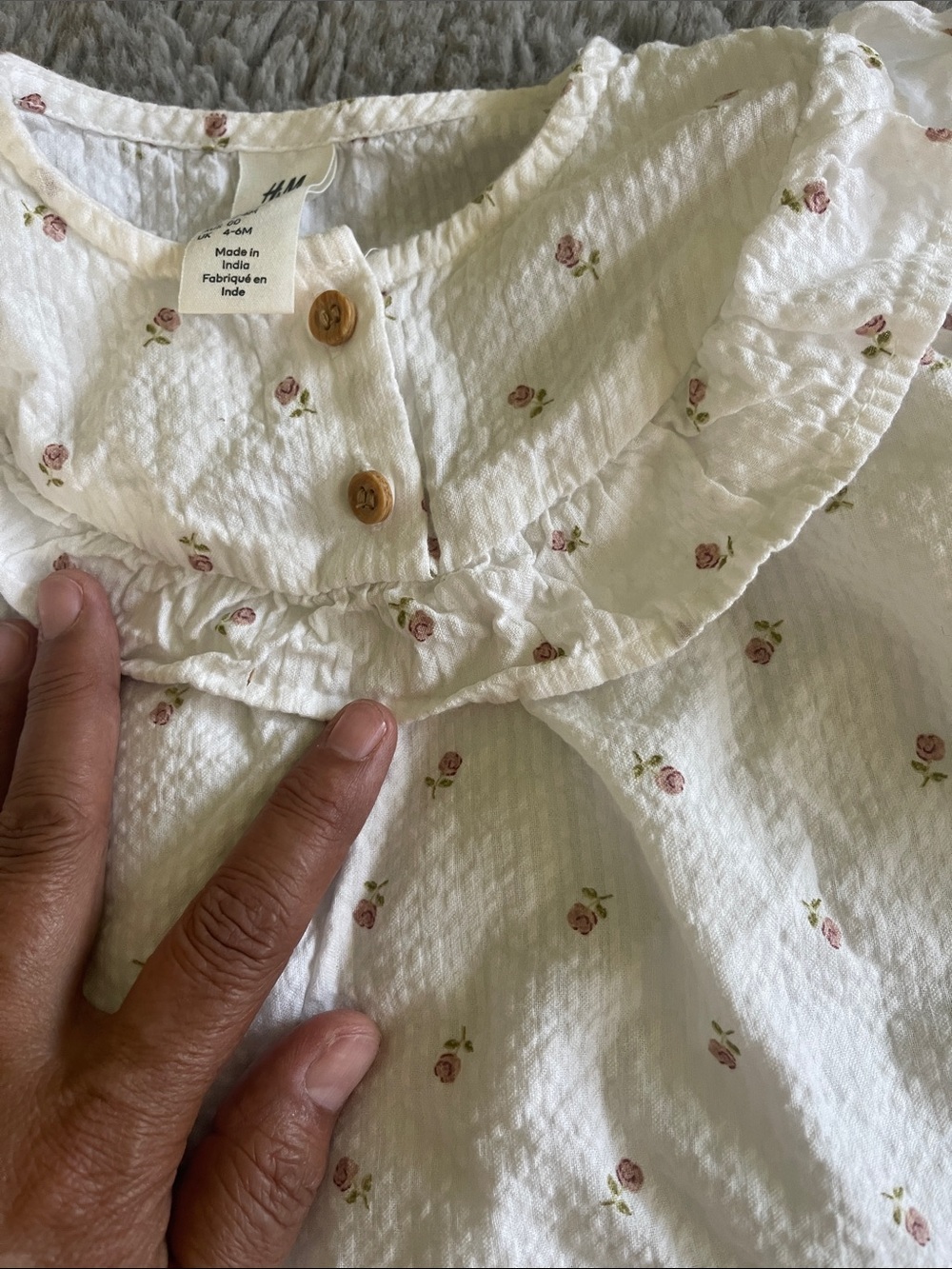 H&M Cream Two-Piece Floral Ruffle Collar Set - Picture 6 of 6